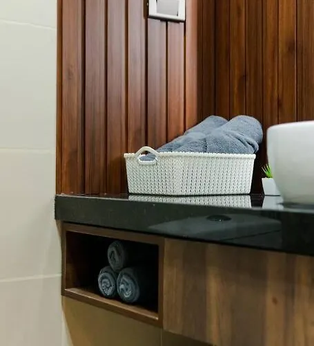 1br Makati, Lush Residences M004 Apartment *